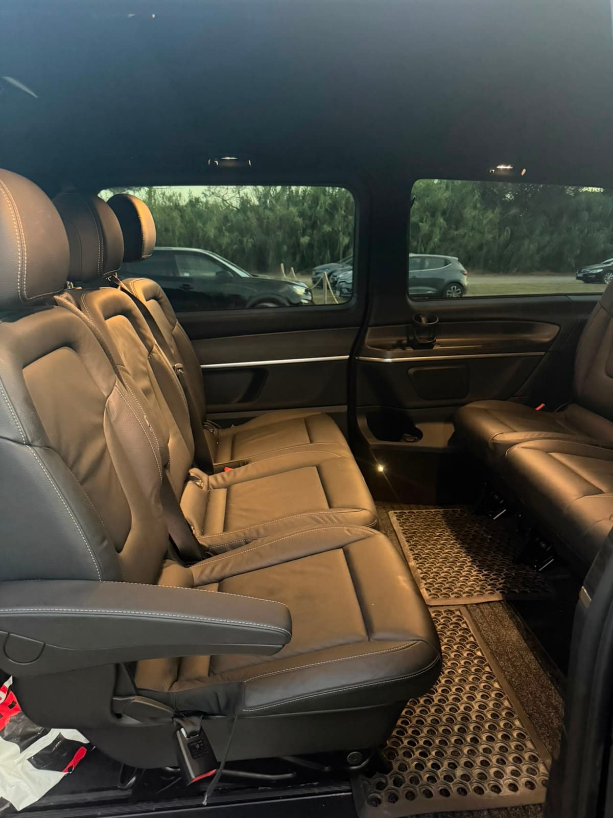 Intérieur cuir du Mercedes Classe V NATE VTC